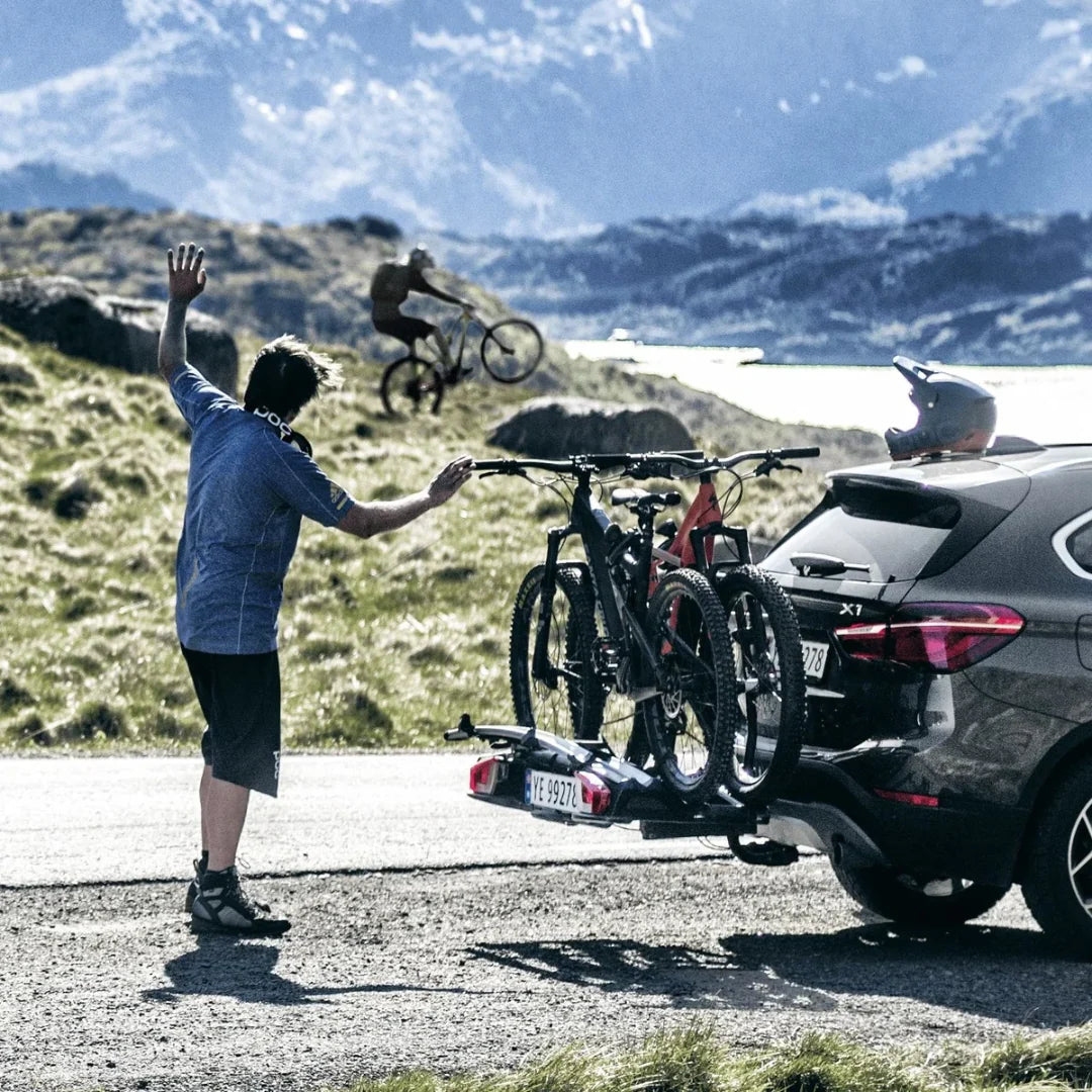 Thule EasyFold XT 2 Portabiciclette - Supporto pieghevole e compatto per 2 biciclette