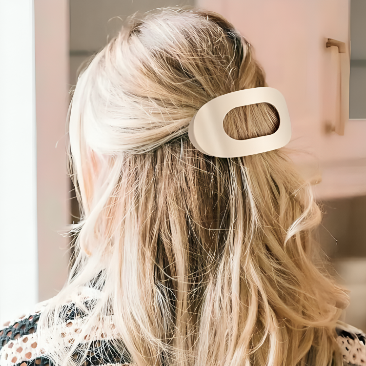 Clipia - Raccogli i capelli. Elimina il fastidio.