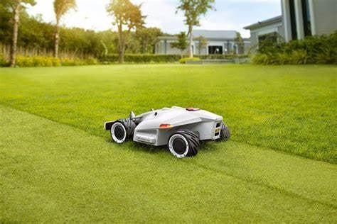 Robot tagliaerba