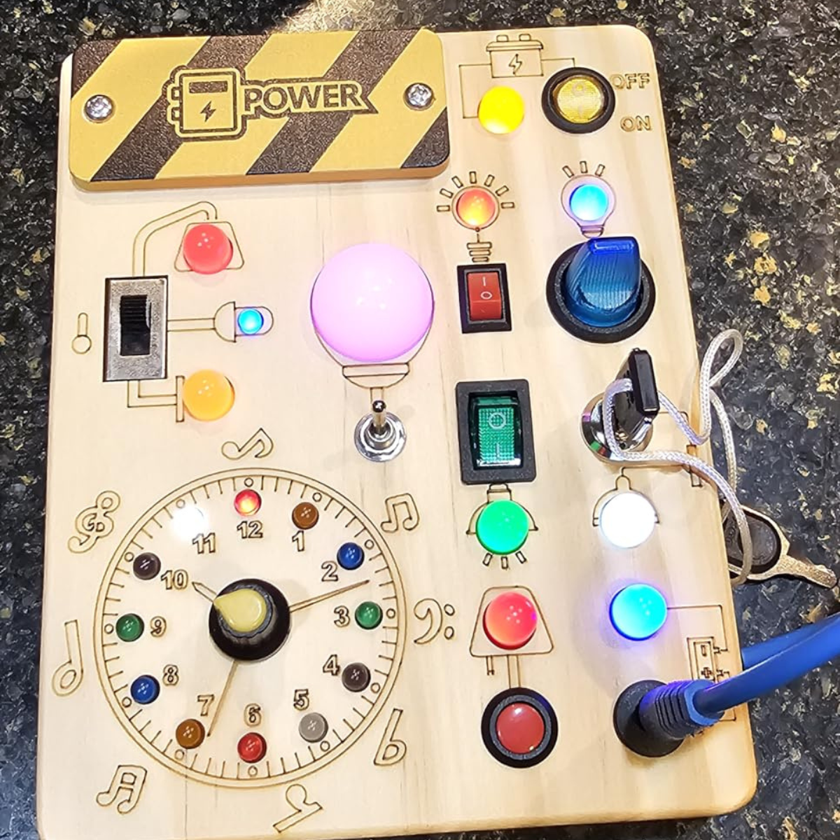 Montessori - Tavolo da gioco per bambini felici e curiosi